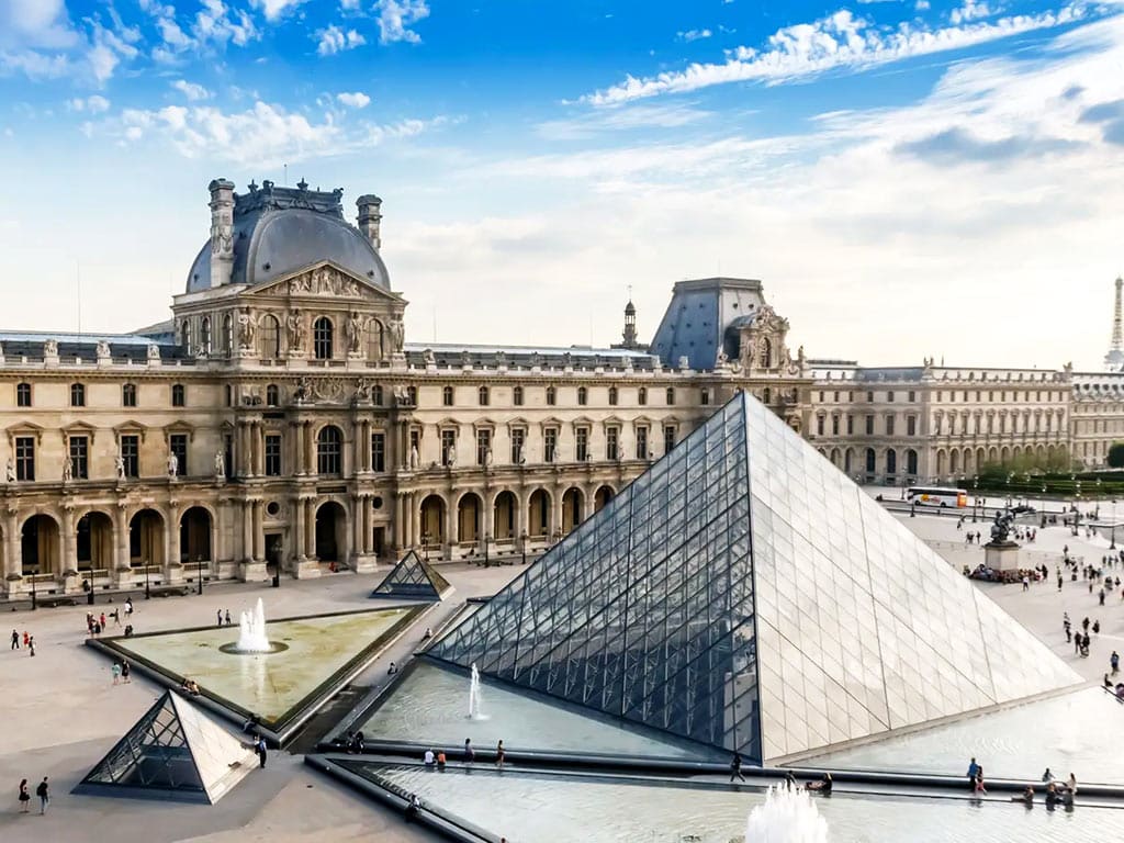 Uncover Hidden Treasures with Private Louvre Museum Tours